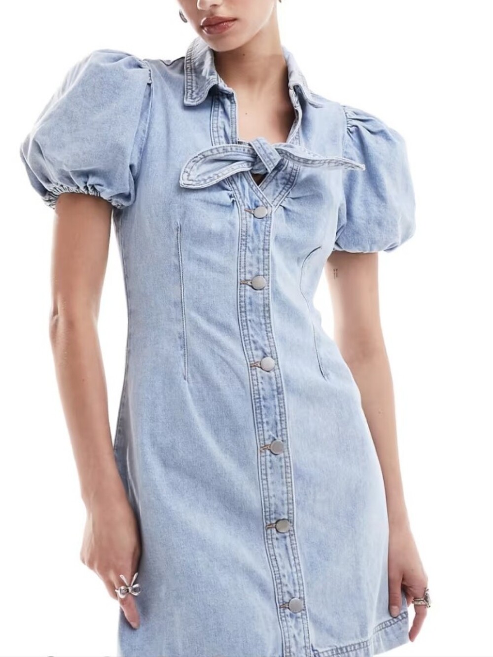 URBAN REVIVO esther bow detail mini denim dress in light blue wash - Picture 14 of 14